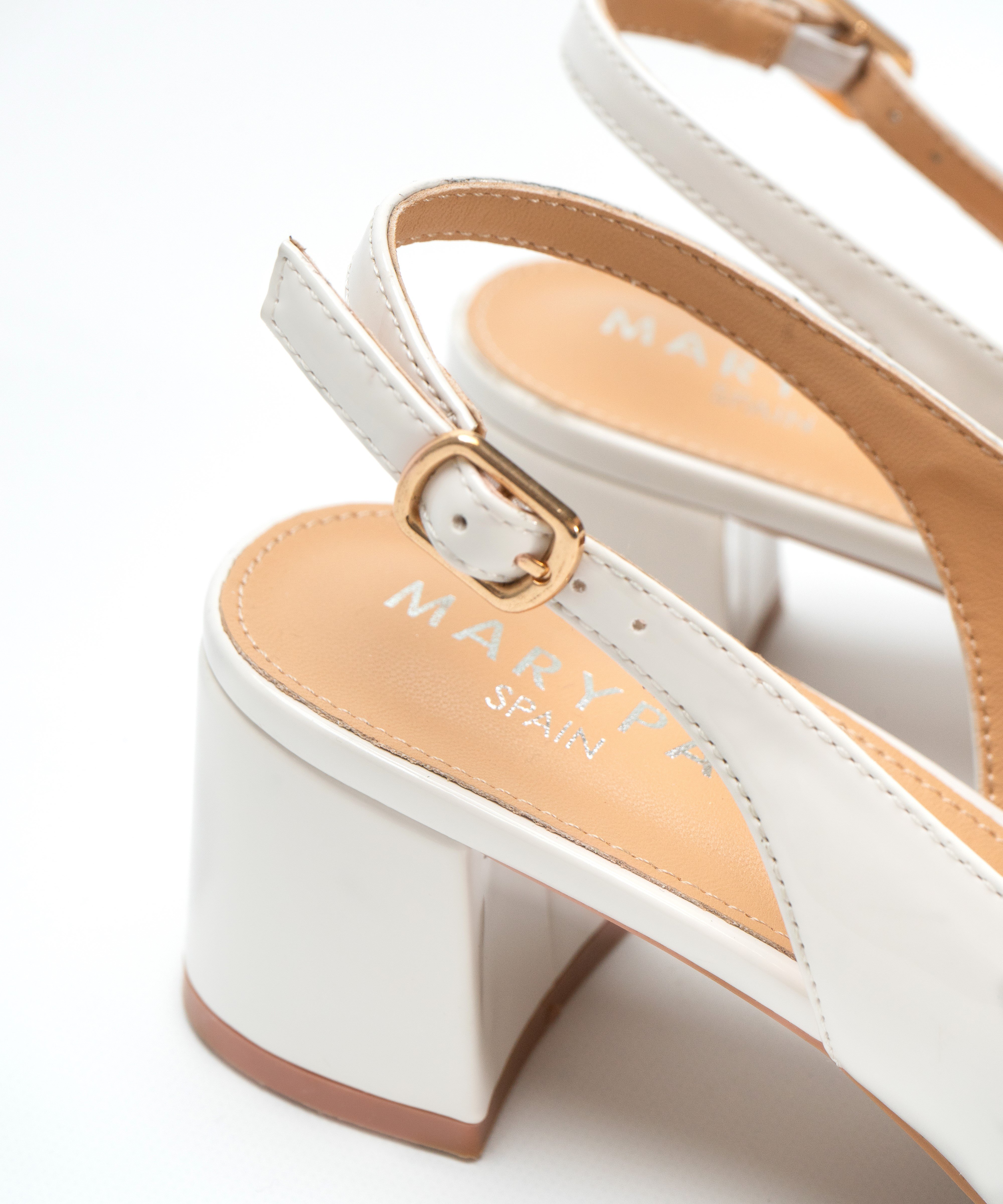 Zapatos tac&oacute;n adorno met&aacute;lico image number null